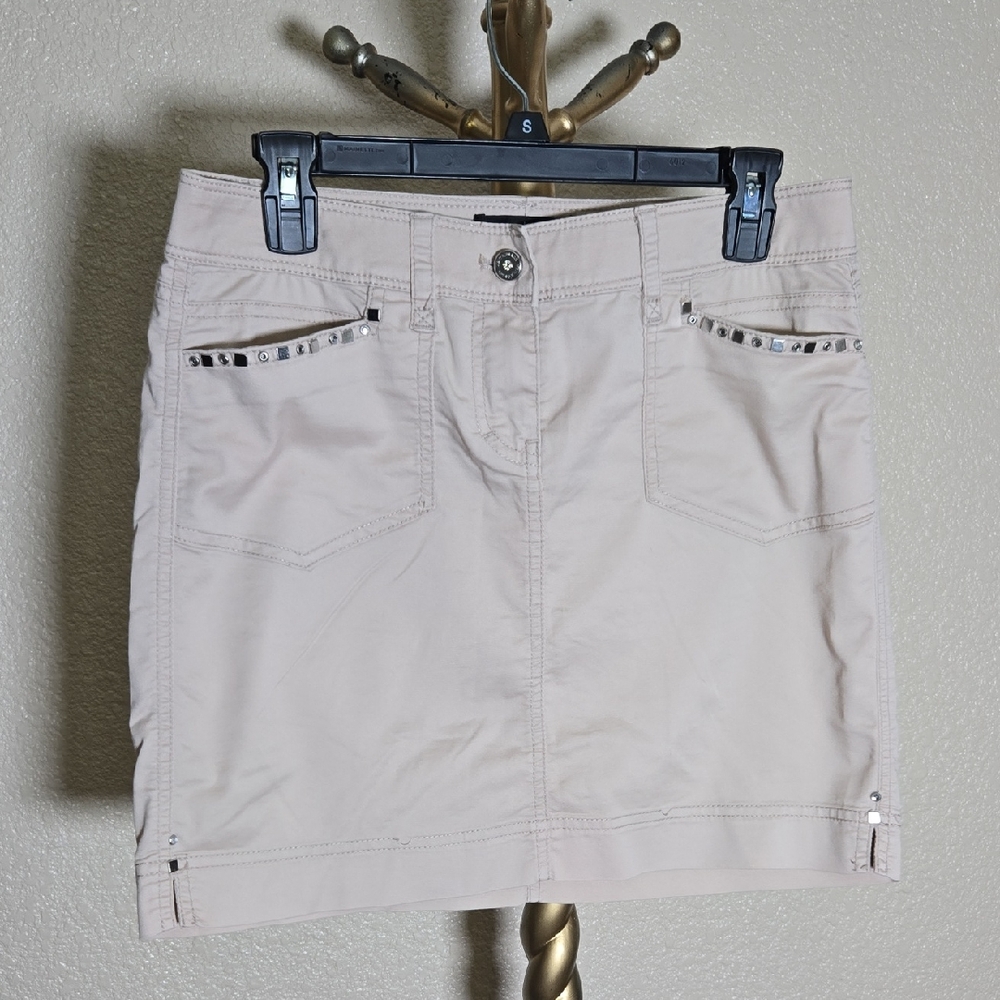 White House Black Market Beige Skirt